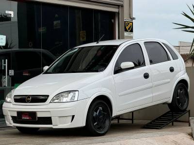 CHEVROLET - CORSA - 2011/2012 - Branca - R$ 33.900,00