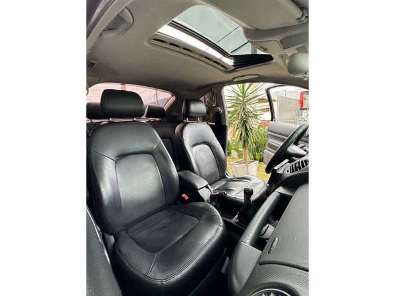 VOLKSWAGEN - NEW BEETLE - 2008/2008 - Preta - R$ 46.900,00